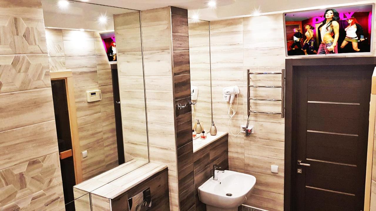 Sauna, Big Jacuzzi , Khreshchatyk apartments Kijów Zewnętrze zdjęcie